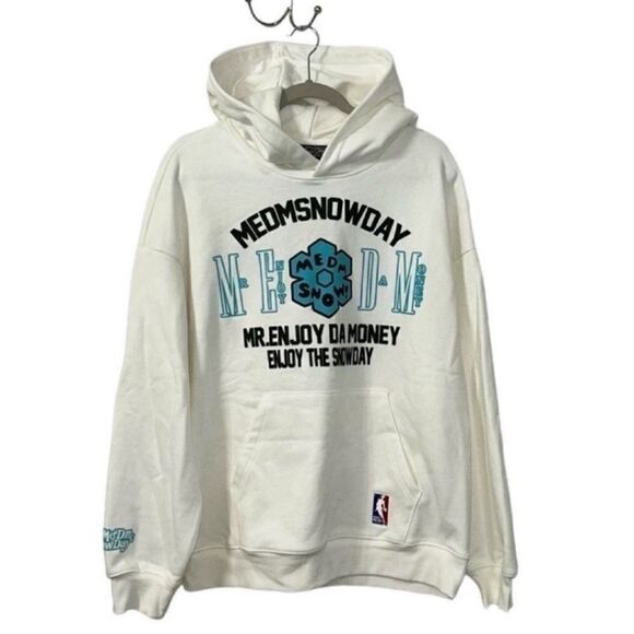 Men's Medm Snowday Off White
Hoodie (Size Medium) - Picture 3 of 9